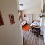 فندق مبيت وإفطار Irena 3*